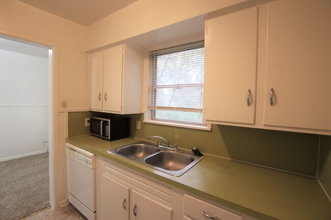 Building Photo - Coming Soon! 1 Bedroom, 1 Bathroom Apartment in Tyler!