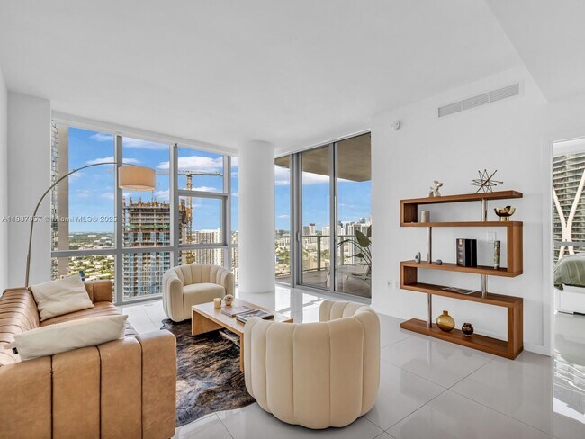 Primary Photo - 851 NE 1st Ave