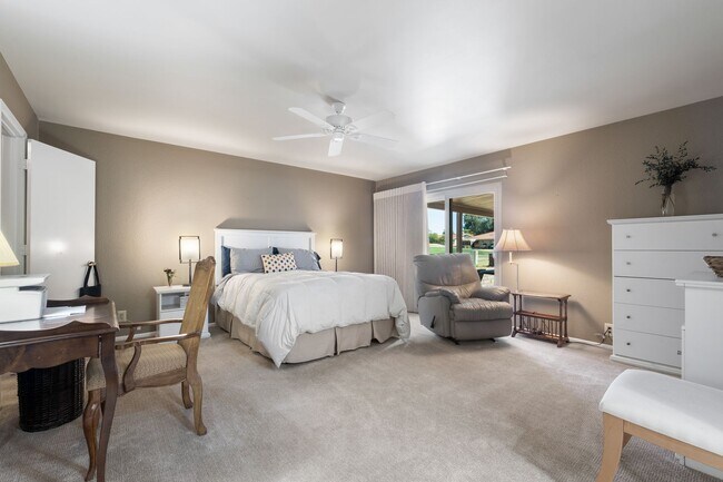 Building Photo - Welcome to this updated & spacious Golf Course Home in Leisure World a 45+ Active Adult Resort Co...