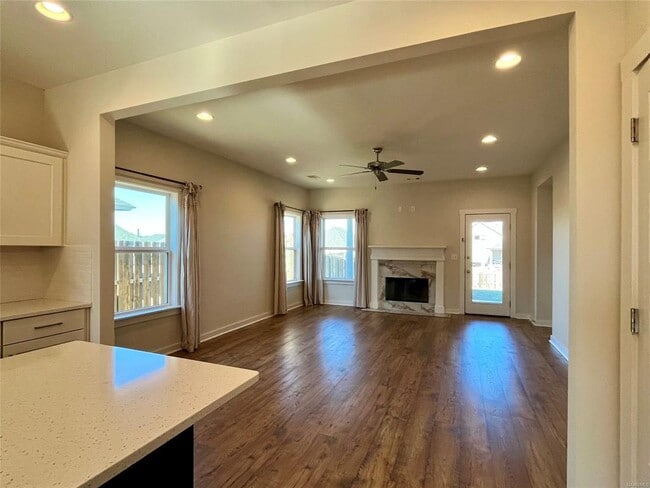 Building Photo - 876 Hedgefield Way