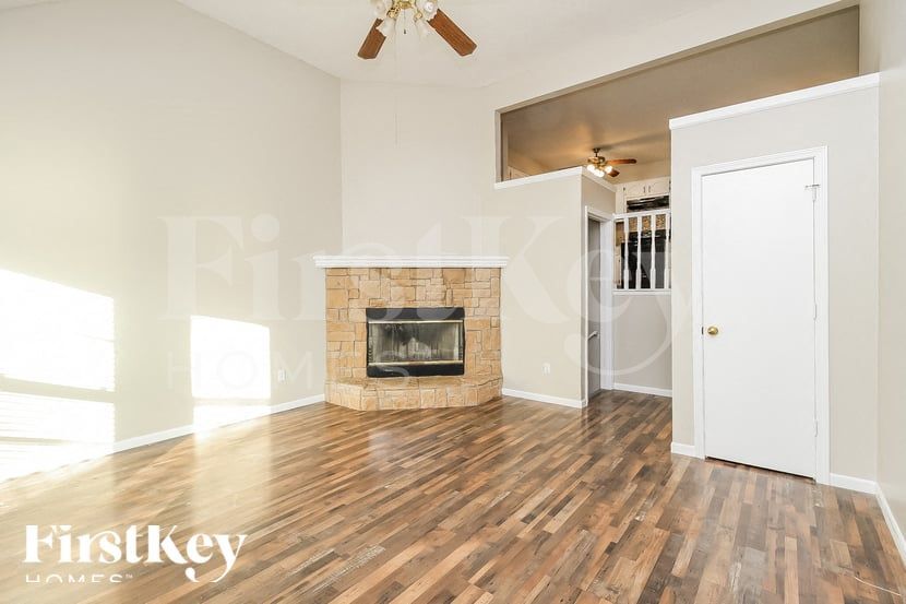 Building Photo - 1912 NW 62nd Terrace