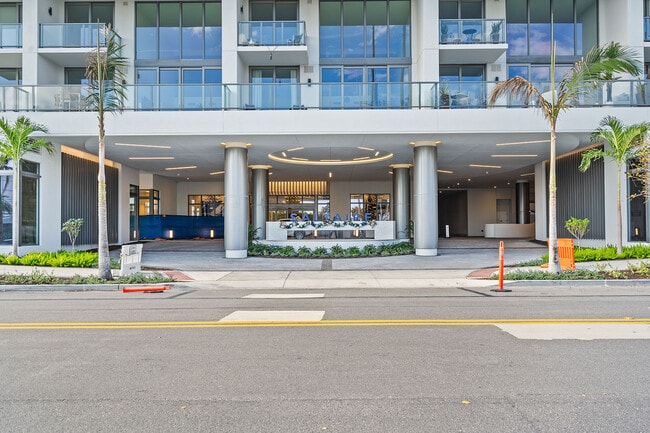 Building Photo - 301 1st St S