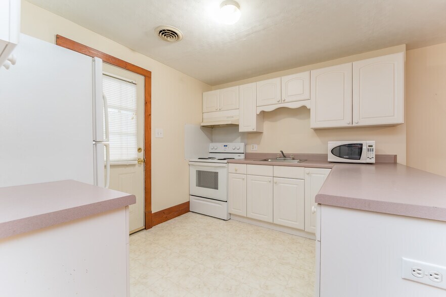 Building Photo - 710 Phillips Ave