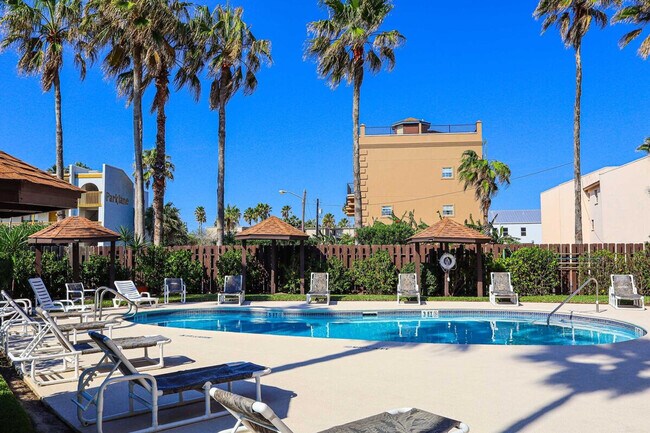 Building Photo - 115 E Coronado Dr