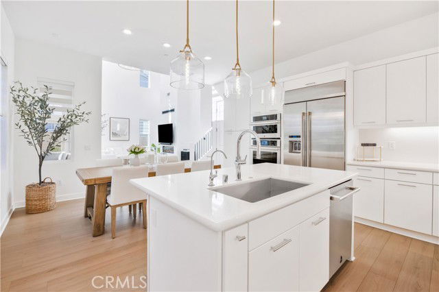 Building Photo - 121 Fremont