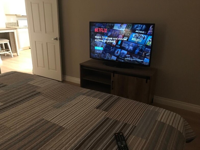 Building Photo - 5130 S Jones Blvd