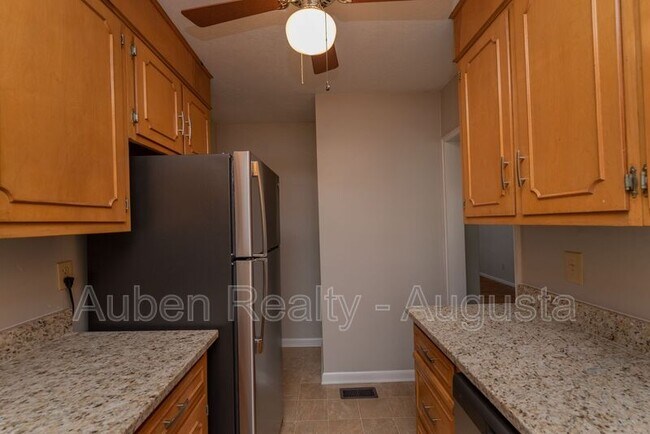 Building Photo - 501 Milledge Rd