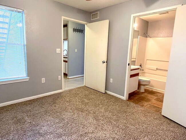 Building Photo - AUGUST 2026 MOVE IN! Spacious 4 Bedroom 4 Bathroom Condo Right on The Bus Route!