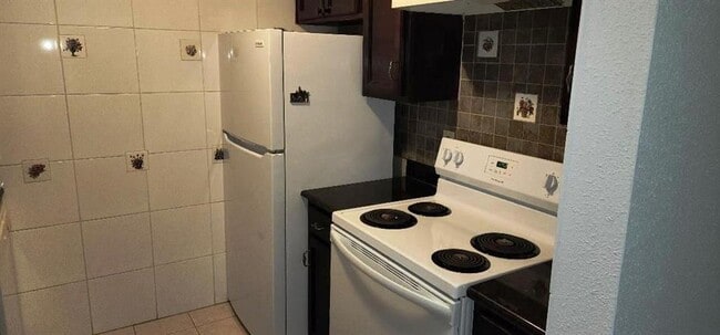 Building Photo - 10555 Turtlewood Ct