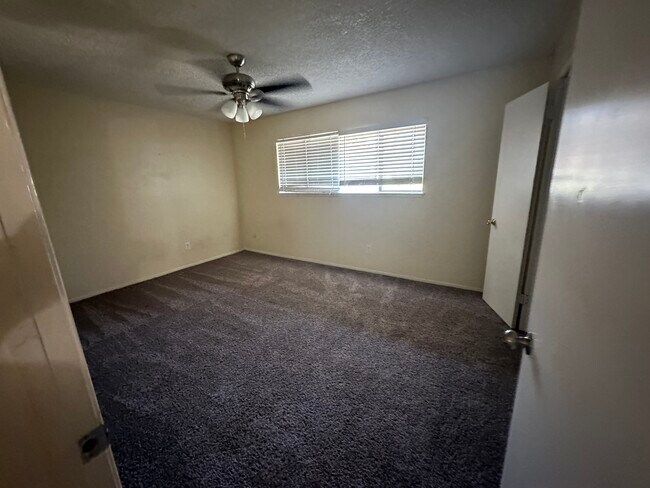 Building Photo - 3333 El Encanto Ct