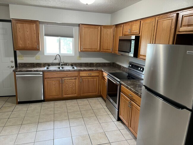 Primary Photo - 3 bedroom apartment-NW Ames close to Sawyer Elementary-no pet fees