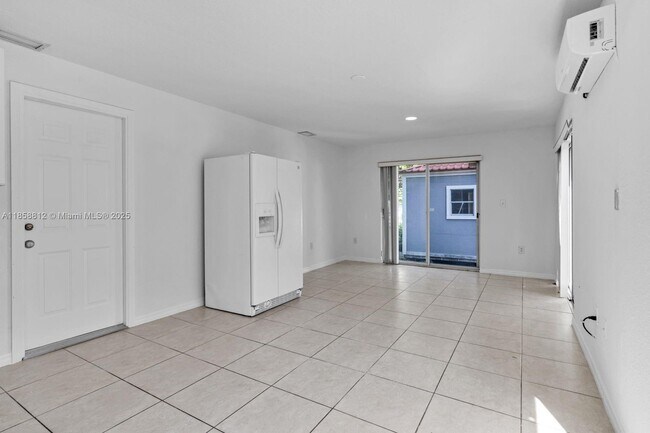 Building Photo - 15251 NW 89th Ave