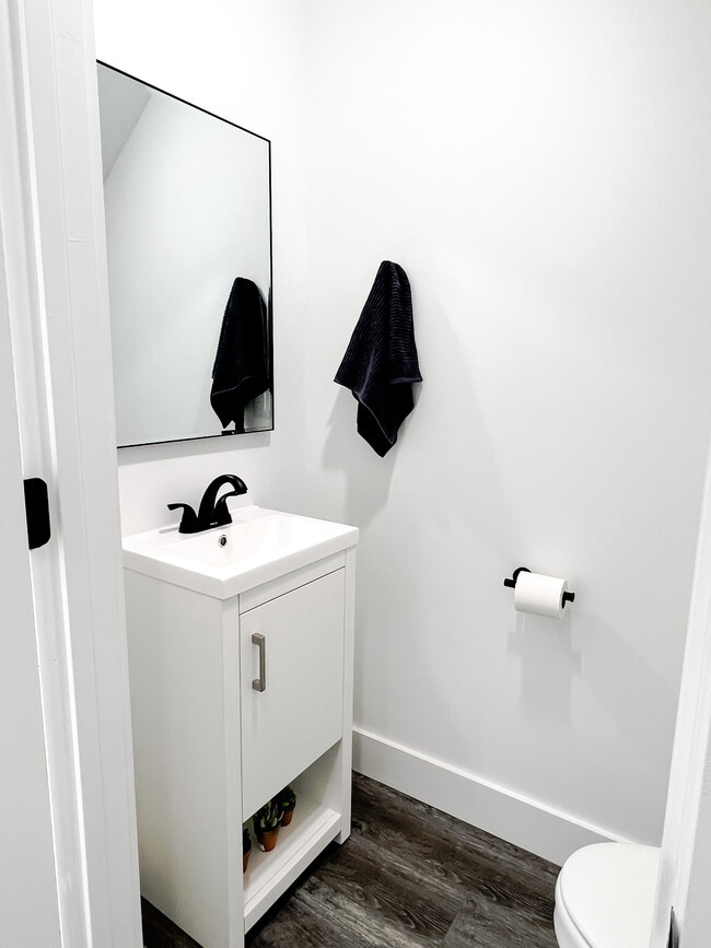 Building Photo - 126 Parris Bridge Rd