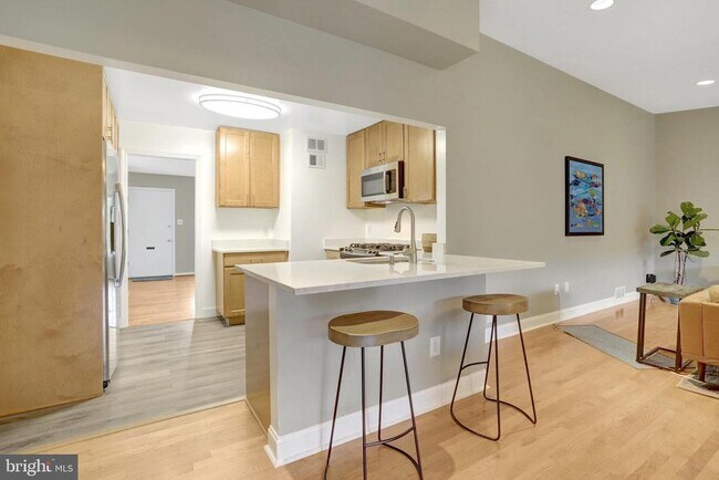 Building Photo - 6735 Williams Dr