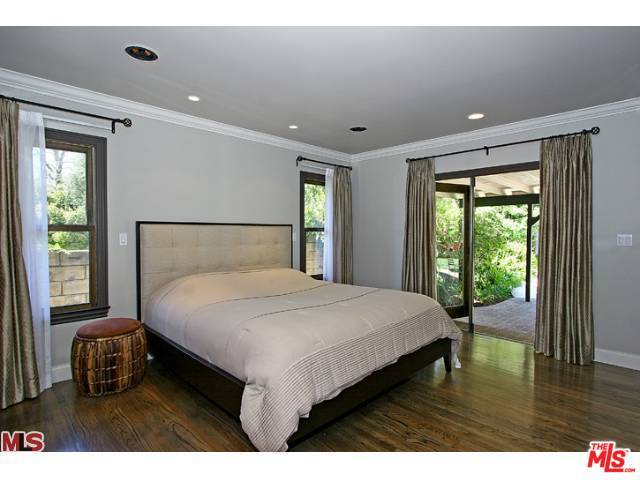 Building Photo - 2001 Coldwater Canyon Dr