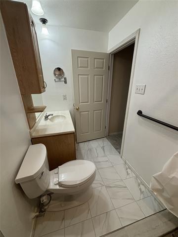 Building Photo - 504 Woodcrest Way