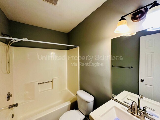 Building Photo - 209 Sunn Aire Ct