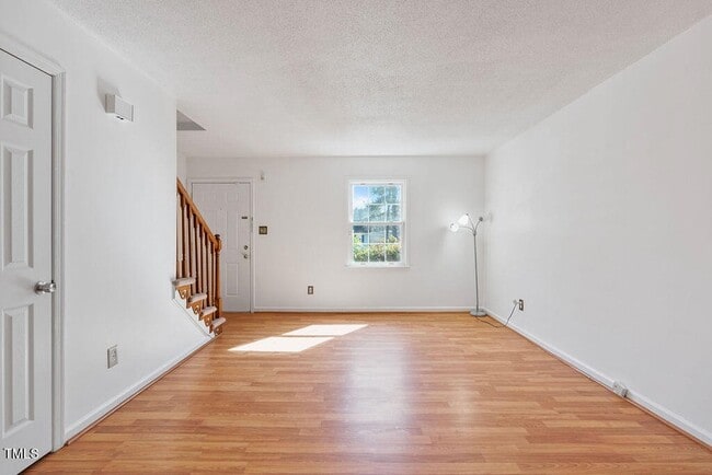 Building Photo - 1020 Nottingham Ct