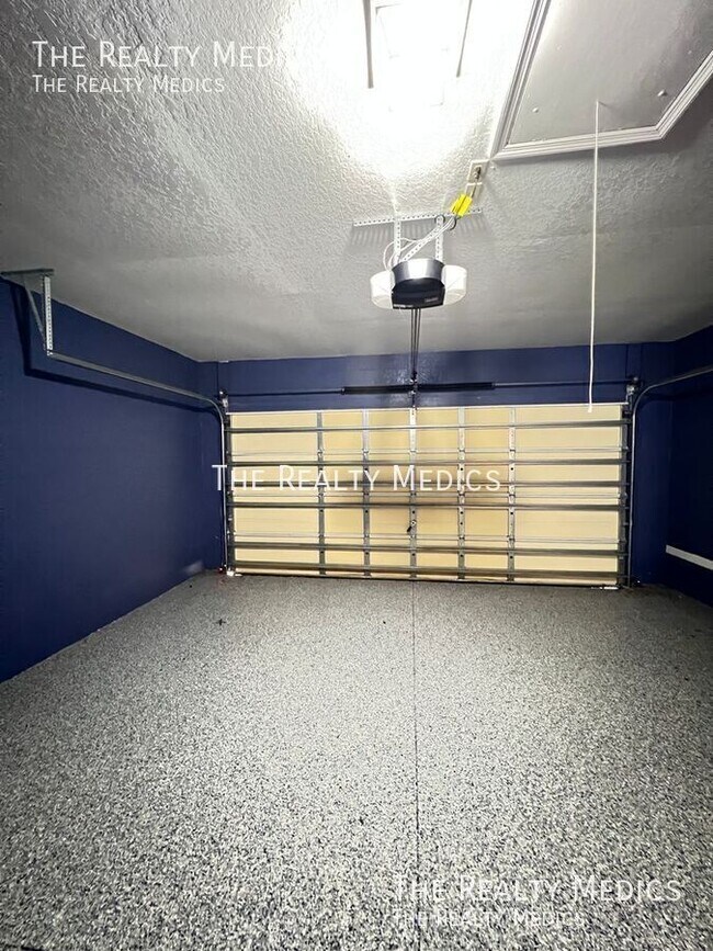 Building Photo - 8341 SW 135th Loop