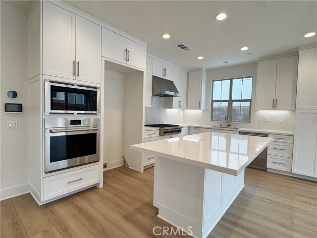 Building Photo - 173 Somera