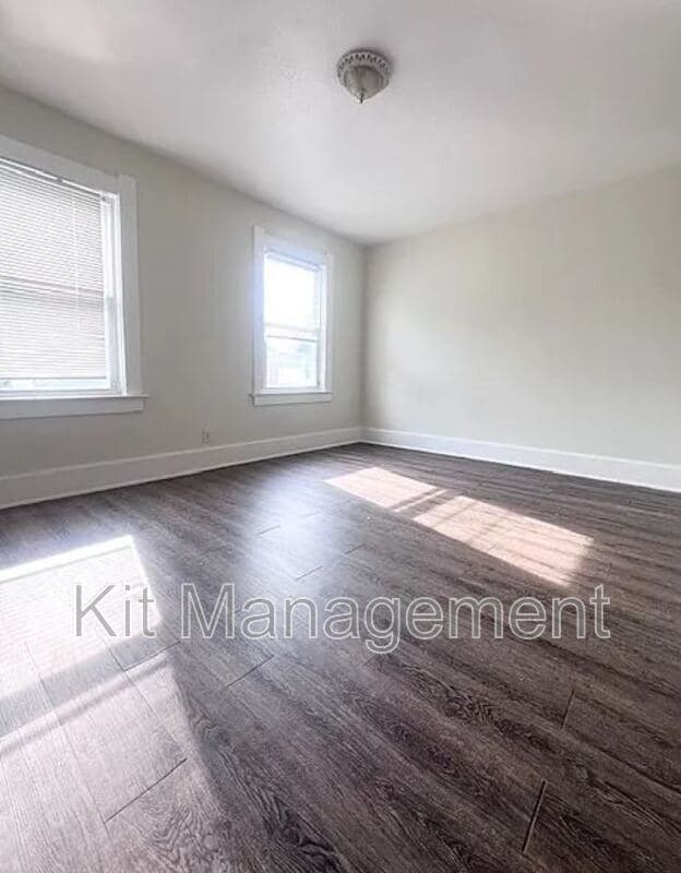 Building Photo - 4225 N Haven Ave