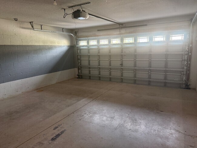 Building Photo - 3004 Downan Point Dr