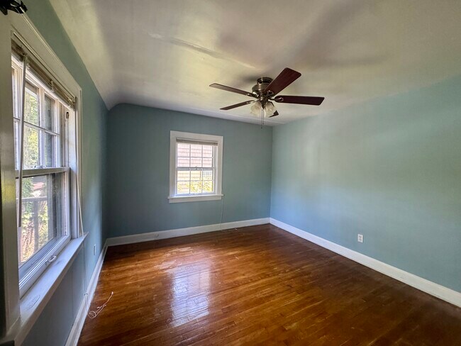 Building Photo - 3403 Dellwood Rd