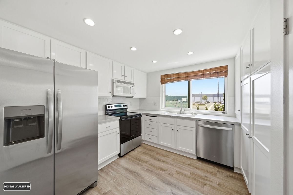 Building Photo - 12400 Montecito Rd