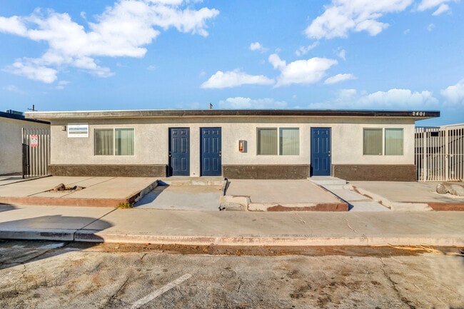 Building Photo - 2401 Sunrise Ave