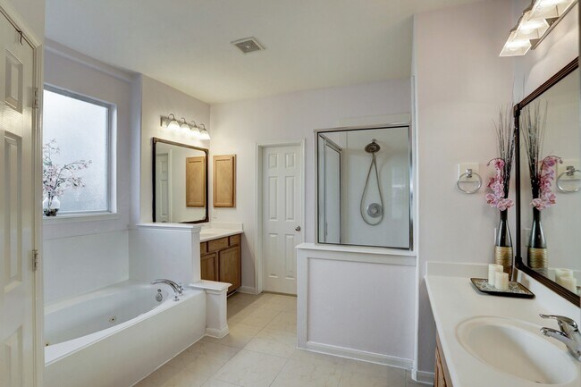 Building Photo - 16906 Bird Creek Dr