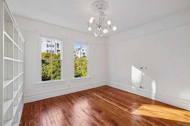 Building Photo - 282 Eureka St