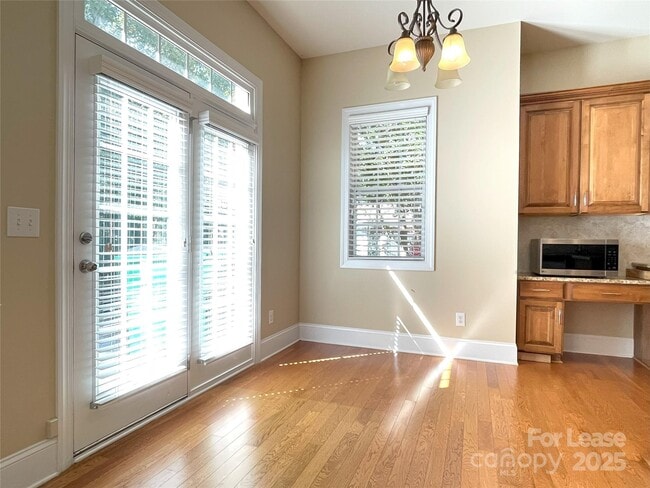 Building Photo - 4934 Mesa Verde Rd