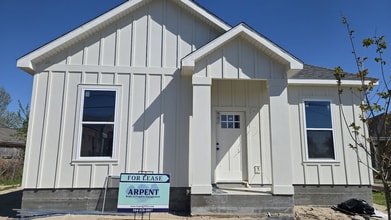 Building Photo - 1333 Angela St