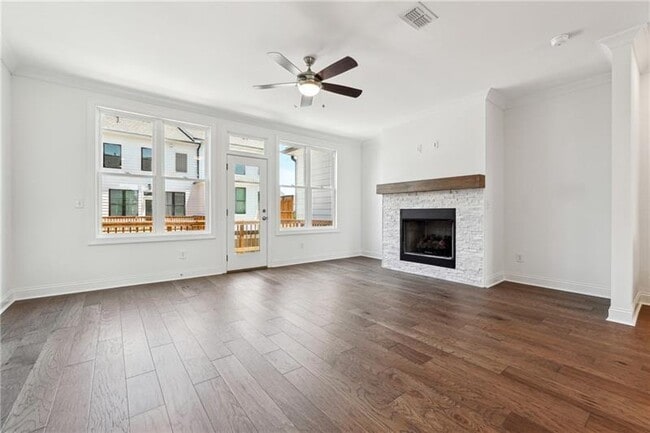 Building Photo - 504 Healy Dr