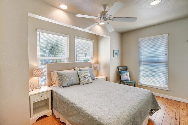 Building Photo - 2606 Eleventh Street-SI ID1023248P