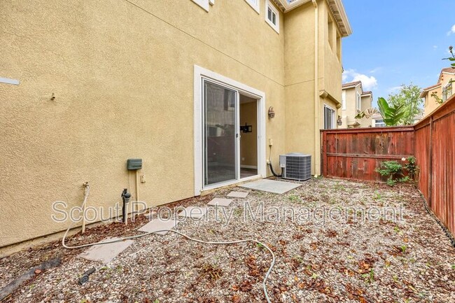 Building Photo - 35804 Alpental Ln