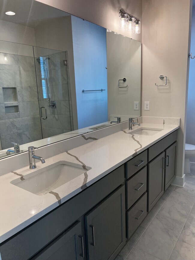 Master Bath1 - 5032 York Park Ln