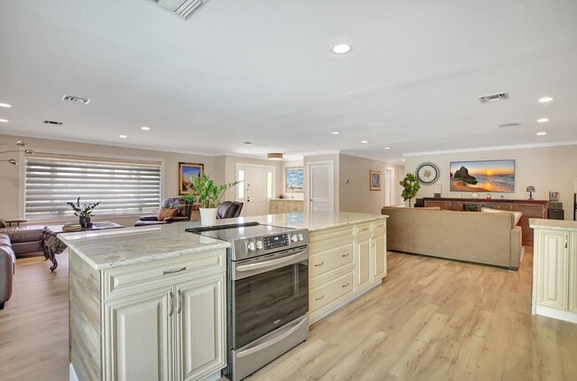 Building Photo - 1599 Isabel Rd Oeste