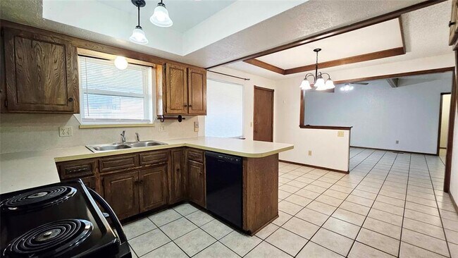 Building Photo - 10417 Fairfax Ln