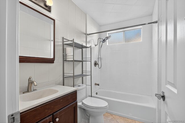 Building Photo - 3907 Genine Dr