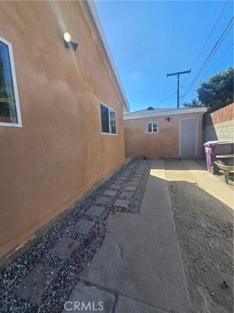 Building Photo - 3374 Fashion Ave