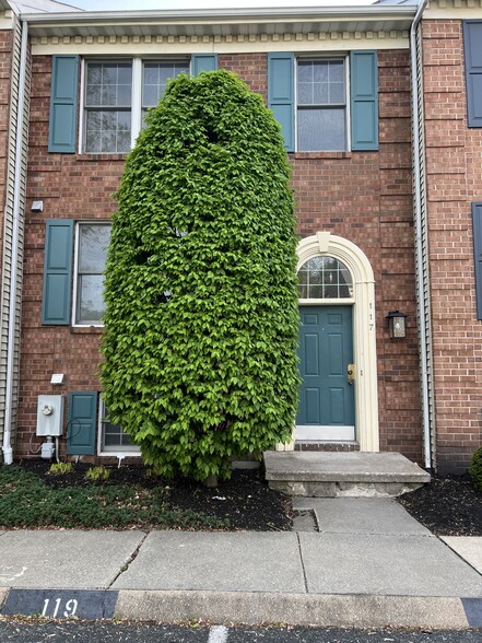 Building Photo - 117 Oak Moore Ct