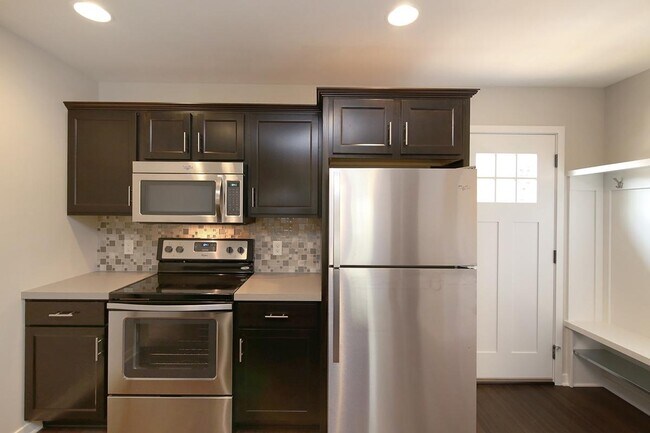 Building Photo - 289 E 19th St