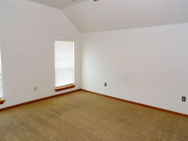 Building Photo - 202 Begonia