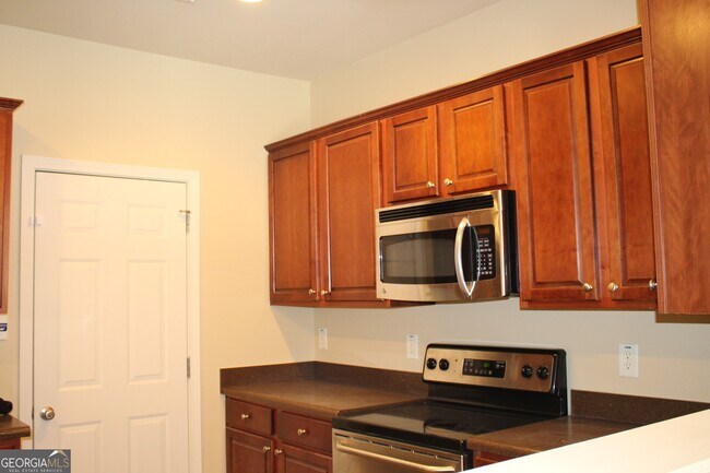 Building Photo - 3328 Castleberry Village Cir