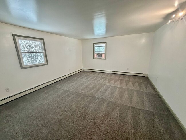 Building Photo - Gorgeous Newly Renovated 4 BR, 2 BA on .71 acres