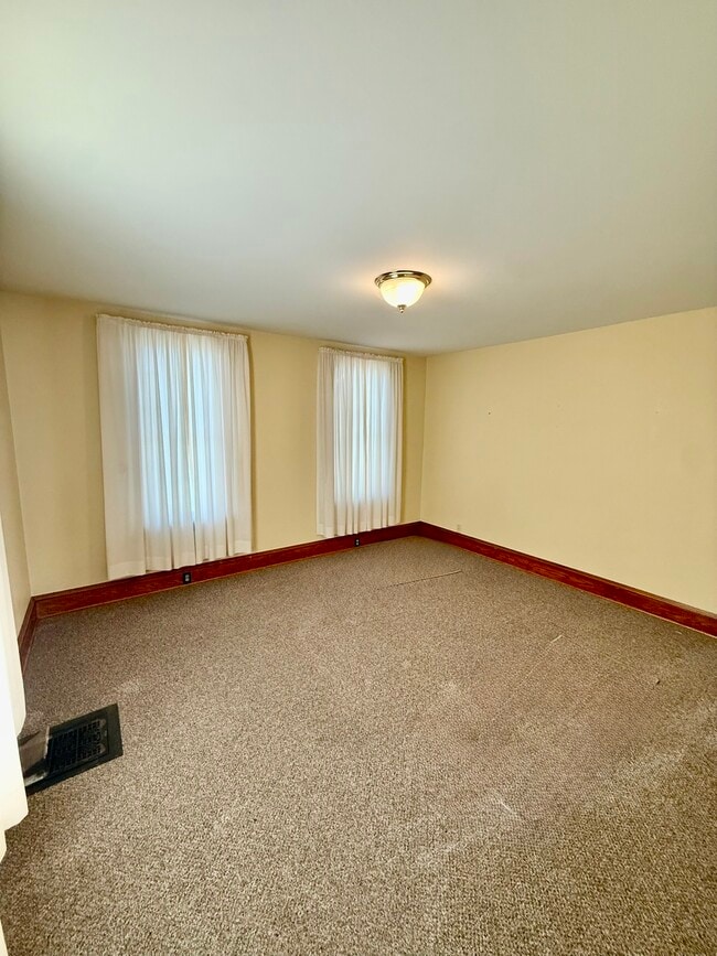 Building Photo - 1213 Glenwood Heights Rd