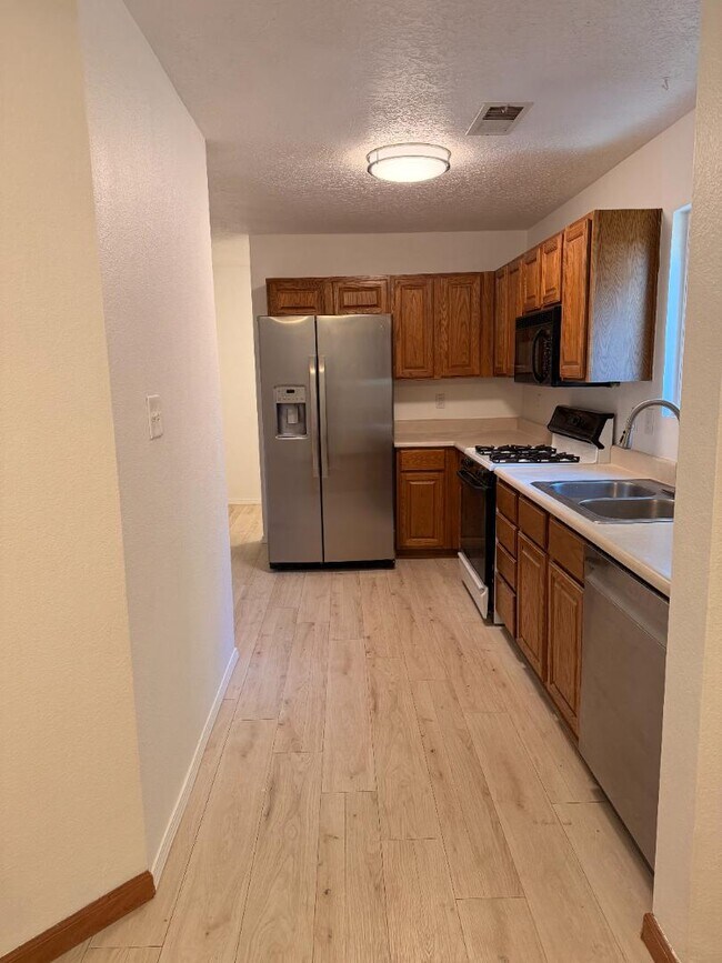 Building Photo - 8624 Alta Loma Ln NE