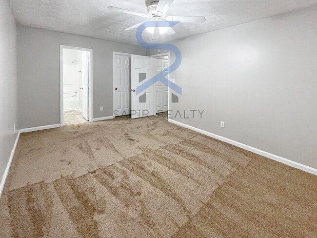 Building Photo - Move in before October 31st and get $100 O...
