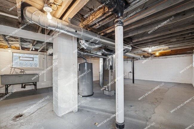 Building Photo - 22618 Maxine St